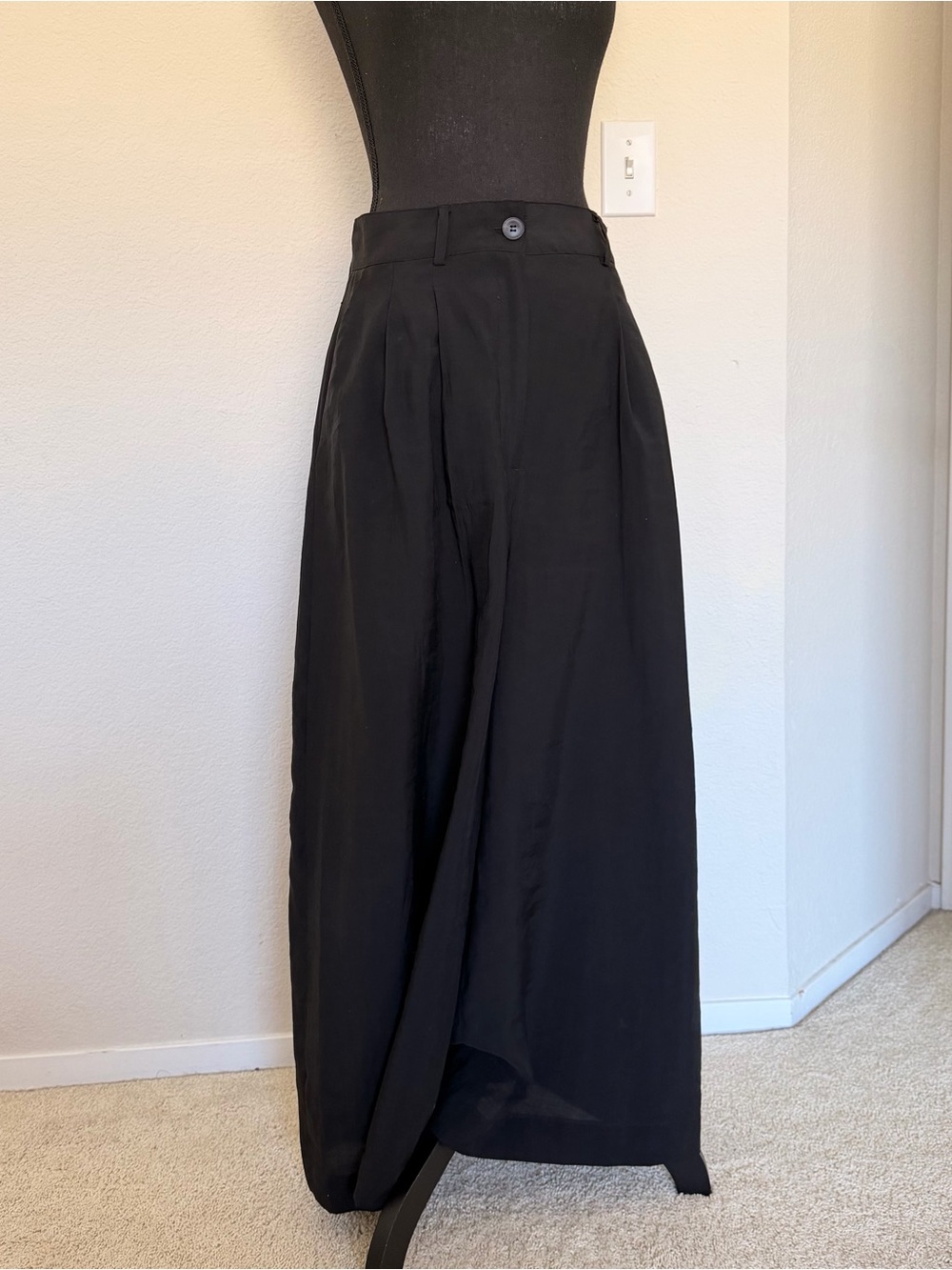 Zara Basic L Wide Leg Pleated Navy Black Palazzo Pants Pockets Flowy Boho
Zip